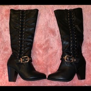 Black side lace up heeled boots